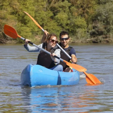 Couple en canoë